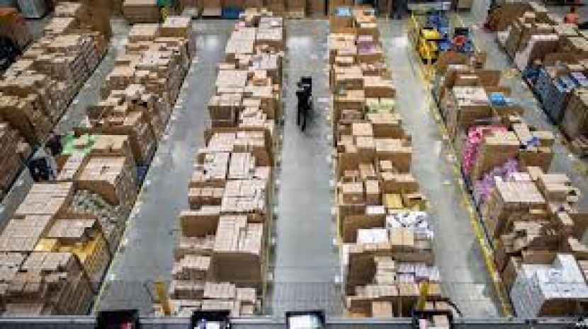 في أمازون.. الآلة تقيل الإنسان