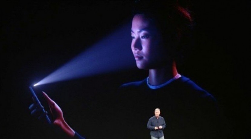 شاب يُطالب آبل بتعويض مليار دولار بسبب فيس آي دي