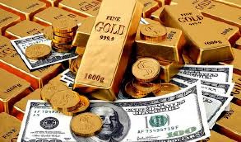 الذهب يهبط مع صعود الدولار