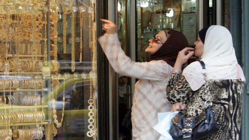 عالميا- اقبال على شراء الذهب نتيجة انخفاض سعره