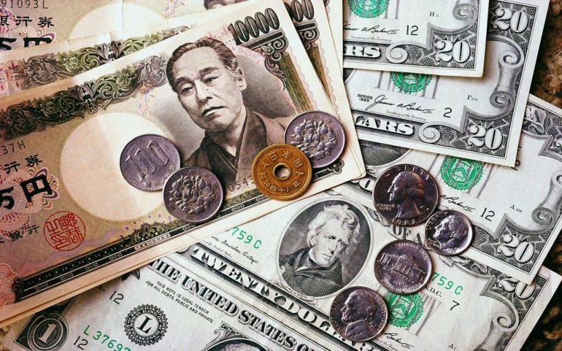 الين يوسع مكاسبه لأكثر من 1% مع التوترات التجارية