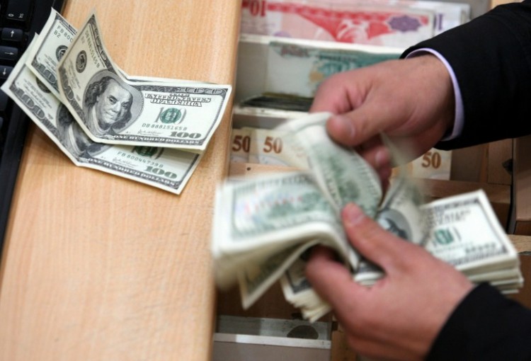 تراجع خفيف لدولار أمام الشيكل في تعاملات الخميس