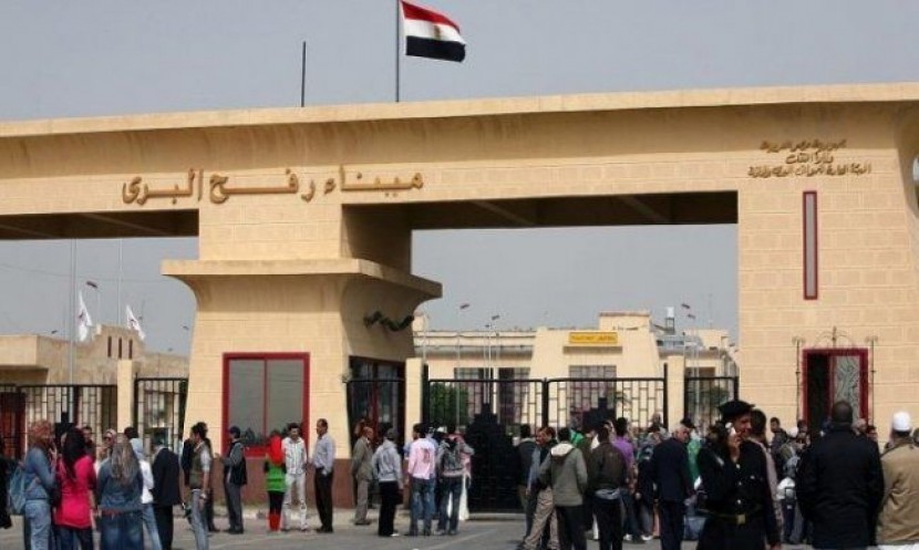 معبر رفح: على 