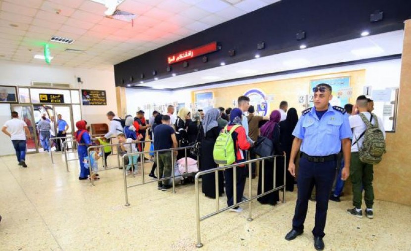 فتح معبر الكرامة لعودة 2300 فلسطيني إلى الضفة الغربية