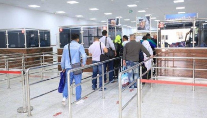 أمس الجمعة.. تنقل 1866 مسافراً على معبر الكرامة