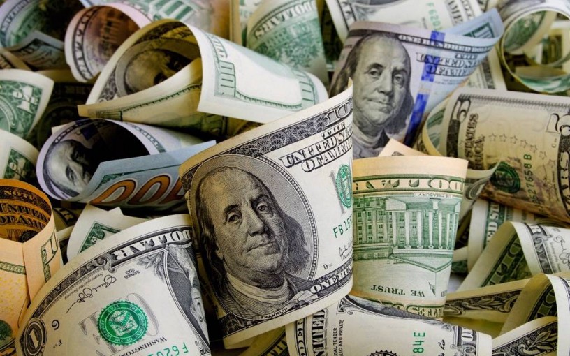 الدولار الأمريكي يتراجع عالمياً بعد تصريحات ترامب