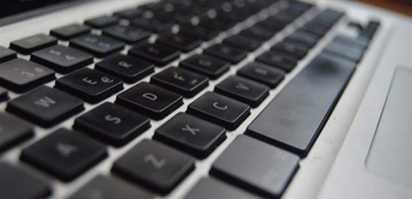 أيها الموظف.. 7 أشياء لا تبحث عنها في كمبيوتر العمل