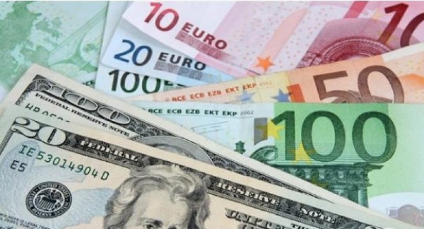 انخفاض طفيف على سعر صرف الدولار