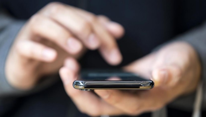 إشعار من آبل لمستخدمي آيفون يثير سخطهم.. لماذا