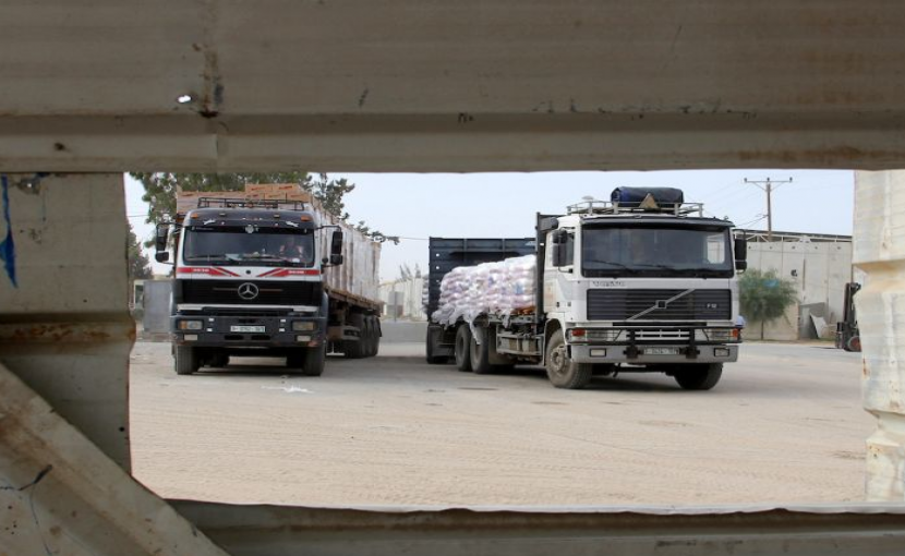 تجار يحتجون على منع السلطة دخول بضائعهم عبر معبر رفح