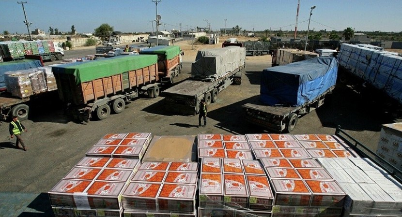 الاحتلال يدخل المواد الخام للقطاع عبر كرم أبو سالم