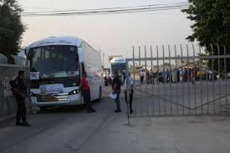 الاحتلال يُعيد 16 مواطنًا عبر الكرامة الأسبوع الماضي