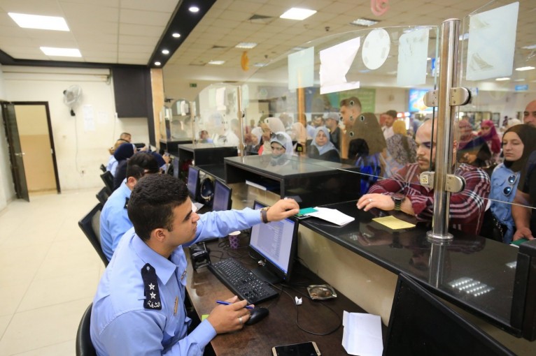 55 ألف مسافر تنقلوا عبر معبر الكرامة الأسبوع الماضي