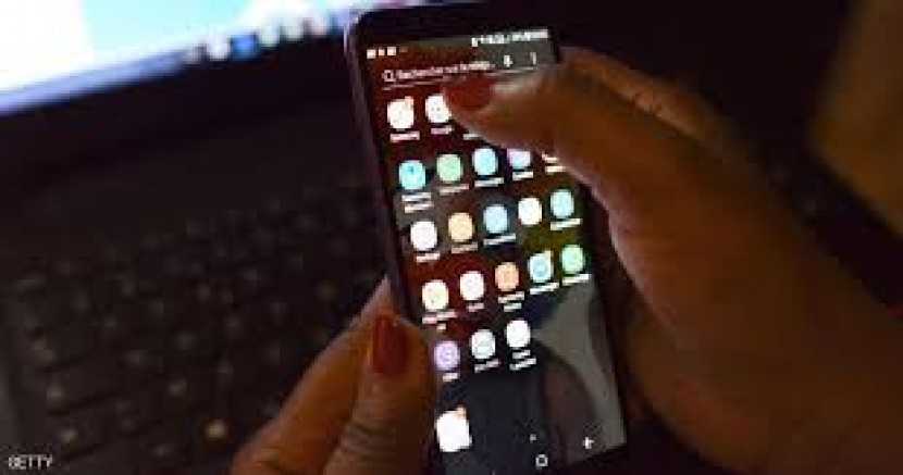 حيلة بسيطة تخلصك من إدمان الهاتف إلى الأبد