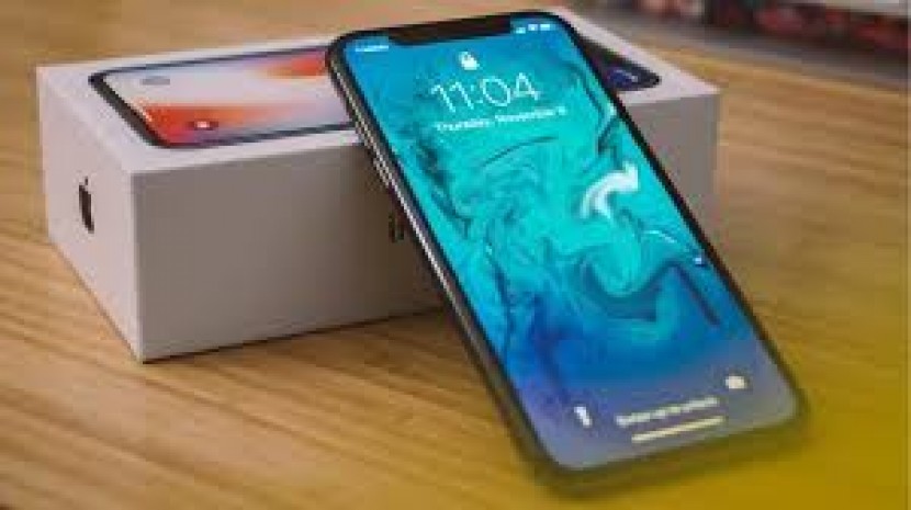 بعد ضعف مبيعات iPhone XS .. آبل تلمع iPhone X