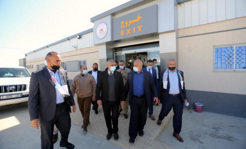 هيئة المعابر تفتتح صالة المسافرين الجديدة بحاجز بيت حانون