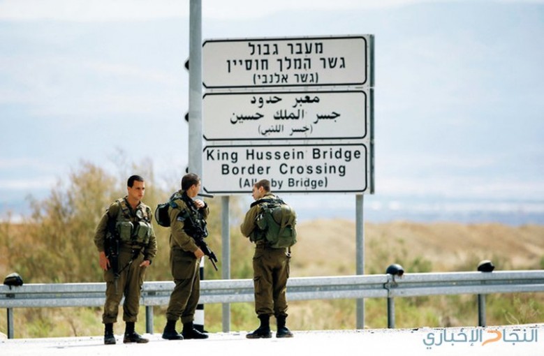 الاحتلال يمنع سفر 13 فلسطينيًا من معبر الكرامة