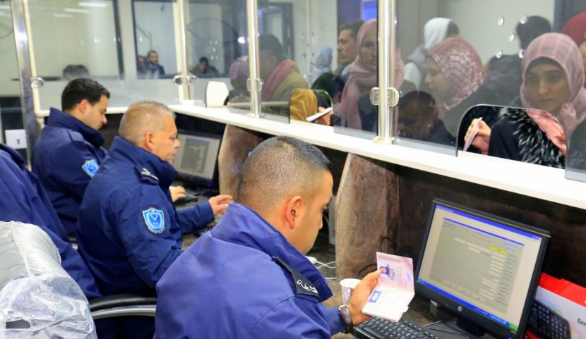 45 ألف مسافر تنقلوا عبر معبر الكرامة الأسبوع الماضي