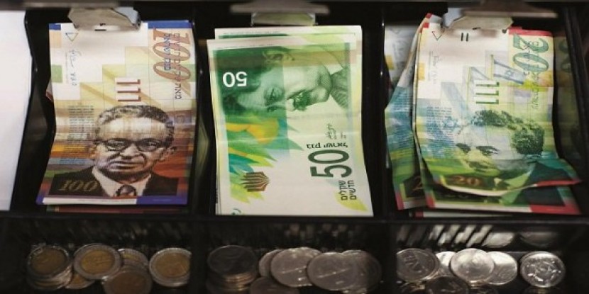العملات: استقرار على سعر صرف الدولار