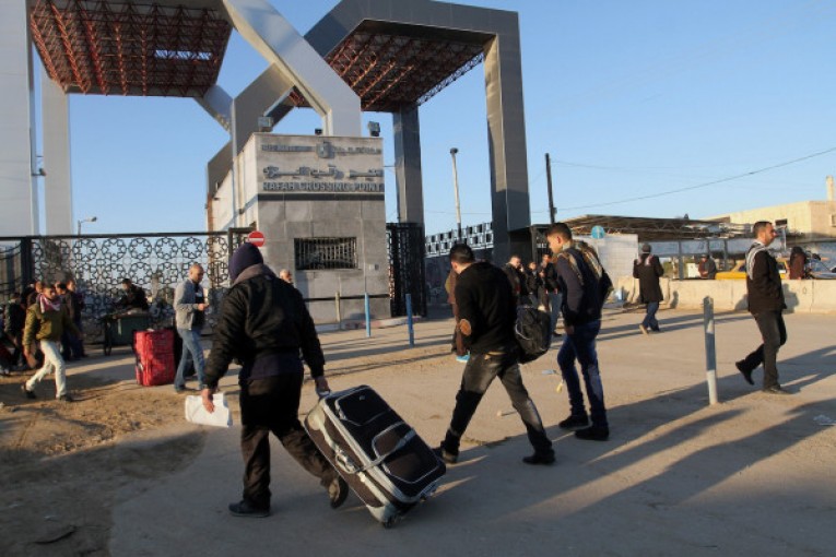 الداخلية تنشر آلية السفر عبر معبر رفح
