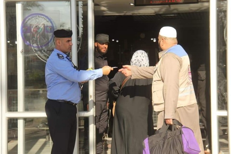 وصول فوج من معتمري غزة عبر معبر رفح