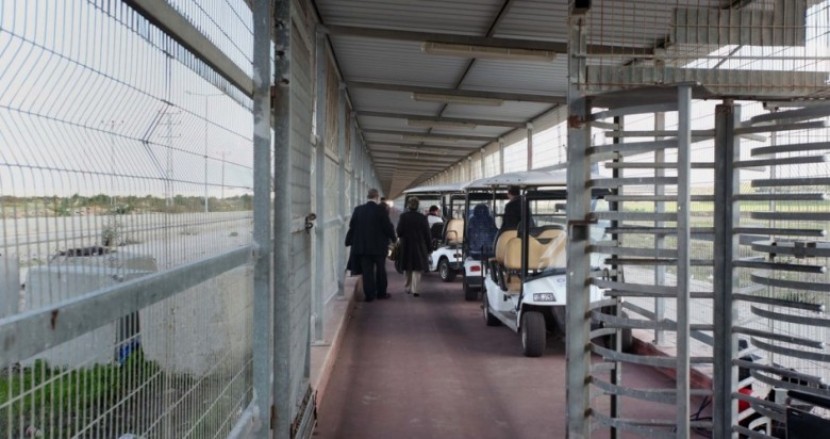 الاحتلال يفتح حاجز بيت حانون بشكل جزئي