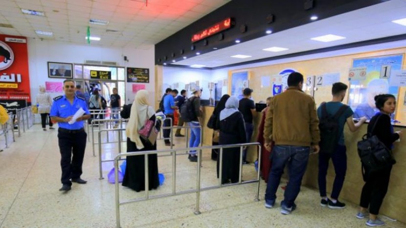 تنقل 10369 مسافر الاحد عبر معبر الكرامة