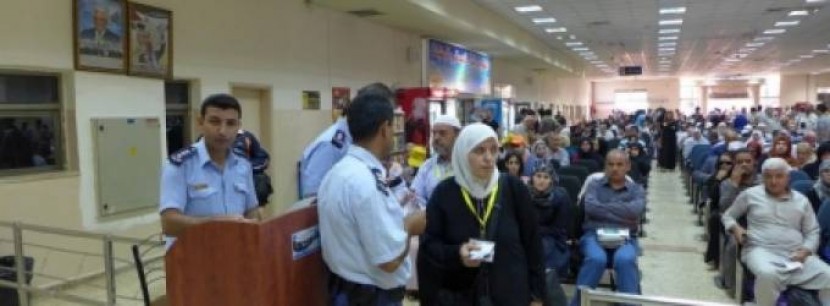 منع سفر 5 مواطنين من معبر الكرامة