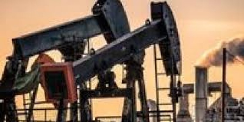 النفط يواصل التراجع من أعلى مستوياته في 2019