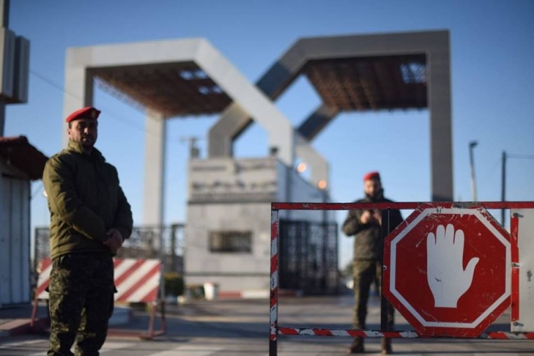 إغلاق معبر رفح جنوب غزة في كلا الاتجاهين