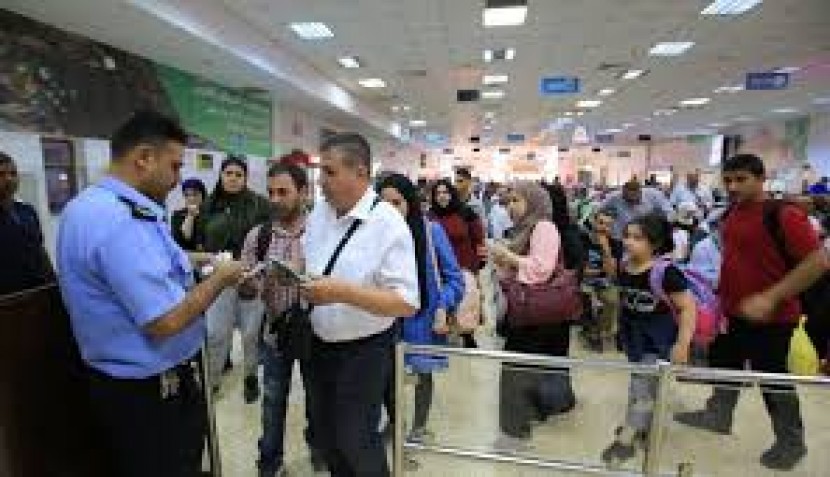 33 ألف مسافر تنلقوا عبر معبر الكرامة الأسبوع الماضي