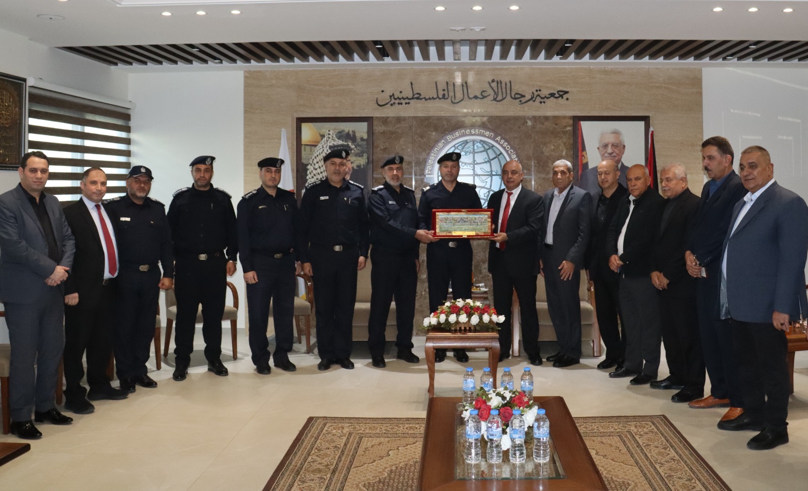 جمعية رجال الأعمال تستقبل وفداً من قيادة الشرطة الفلسطينية في قطاع غزة