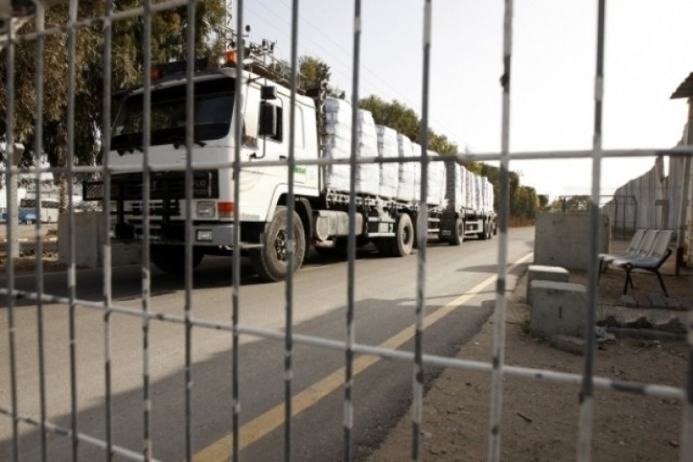 جيش الاحتلال يفرض إغلاقاً شاملاً على الضفة والقطاع